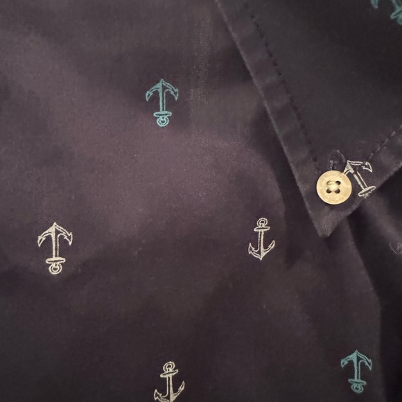 Izod 3XL Casual short sleeved button down. - Picture 2 of 3